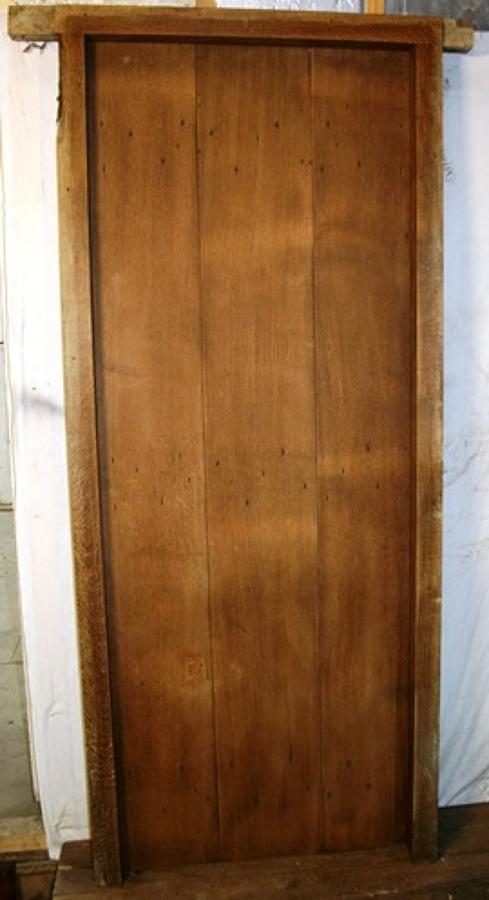 DI0632 An Oak Cottage Door with Frame, Suitable for Internal Use
