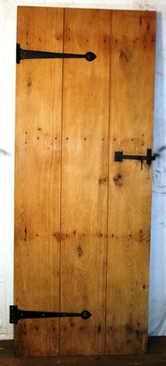 DI0633 An Oak Cottage Door, Suitable for Internal Use
