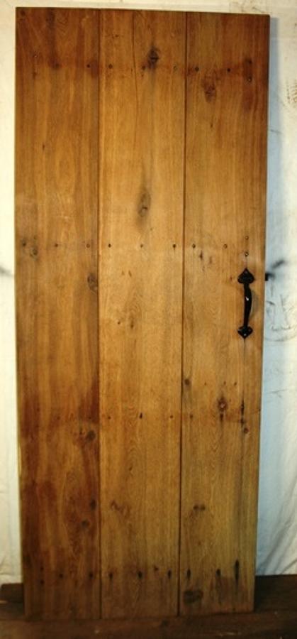 DI0635 An Oak Cottage Door, Suitable for Internal Use