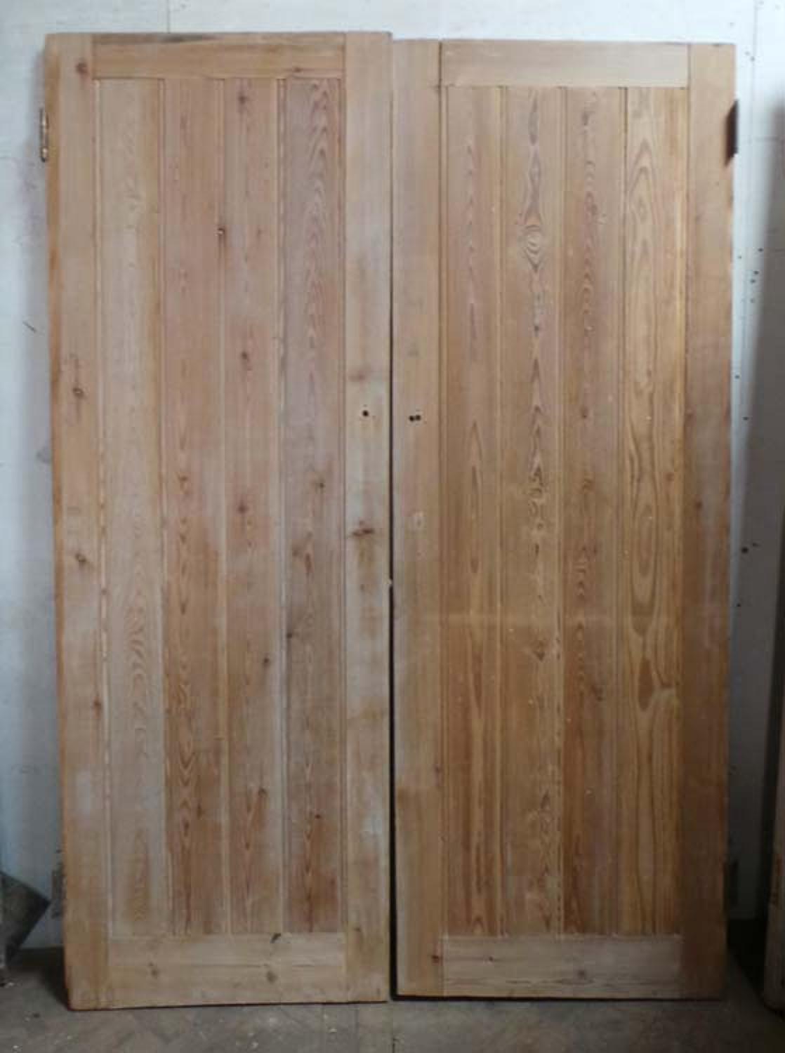 DP0209 LOVELY PAIR OF EDWARDIAN PINE PLANKED DOORS