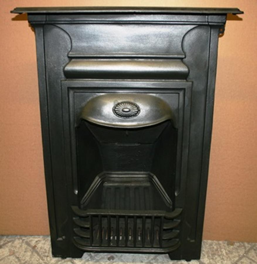 FC0009 A Cast Iron Combination Fireplace in Excellent Condition
