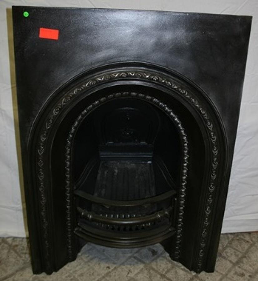 FI0007 An Early Victorian Reclaimed Cast Iron Fire Insert c. 1850