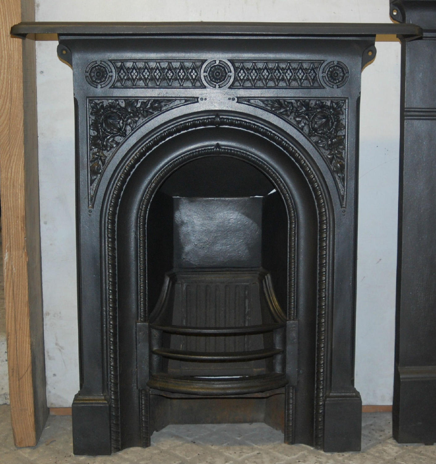 FC0023 A Victorian Cast Iron Combination Bedroom Fireplace