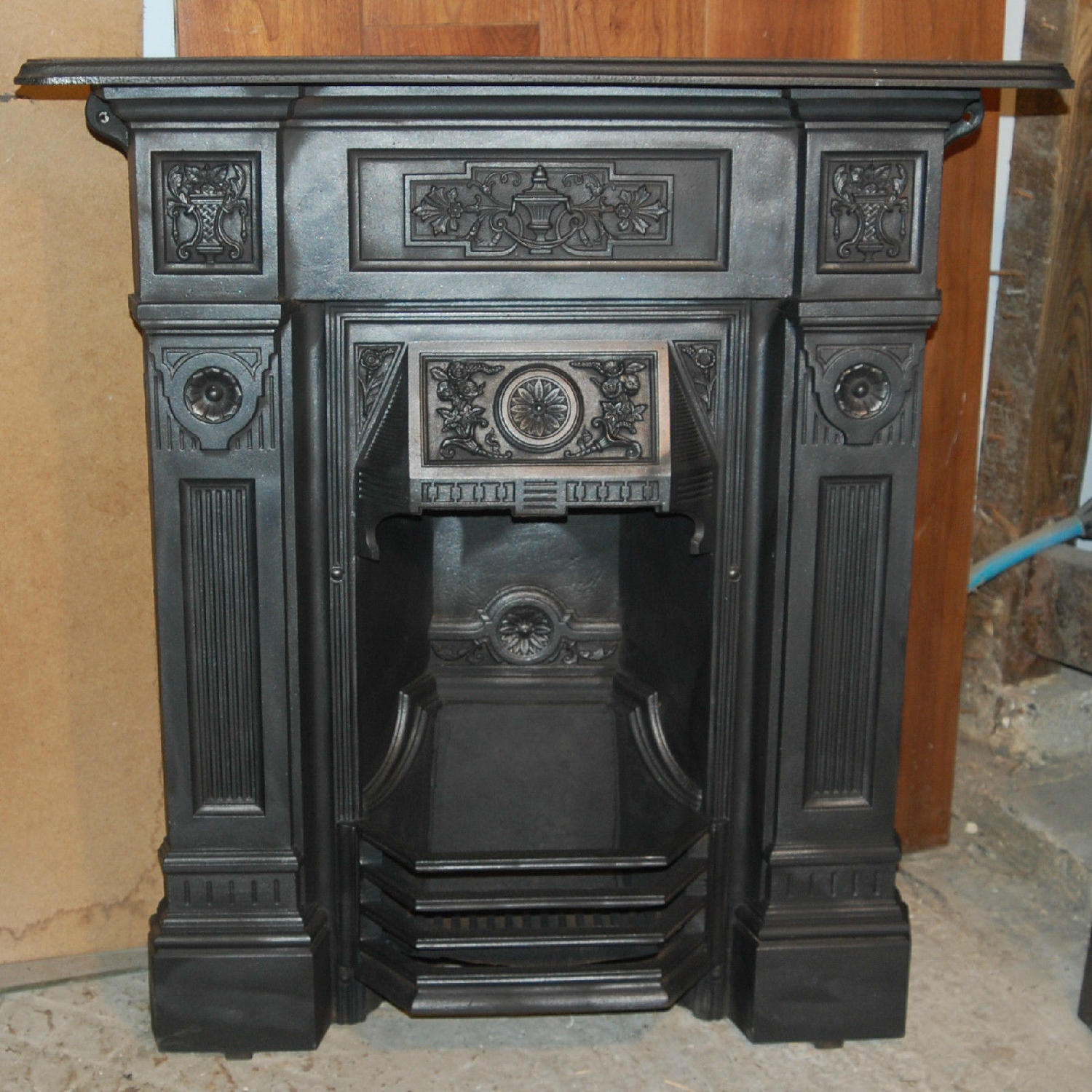 FC0025 A Pretty Victorian Cast Iron Combination Fire for Decorative Us