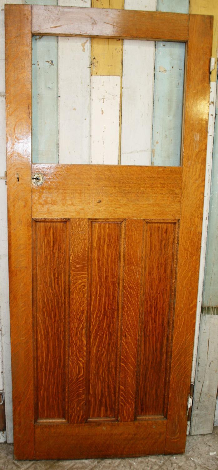 DI0665 A Classic Edwardian Designed Door with Veneered Oak