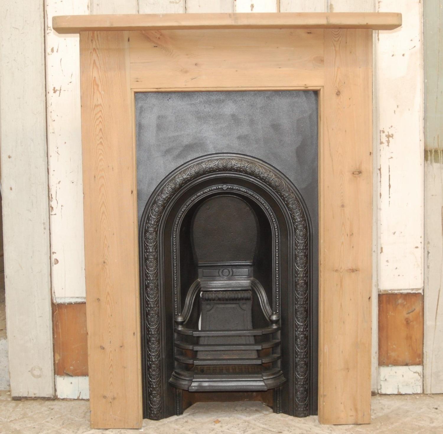 FC0038 VICTORIAN CAST IRON BEDROOM FIRE INSERT AND PINE SURROUND