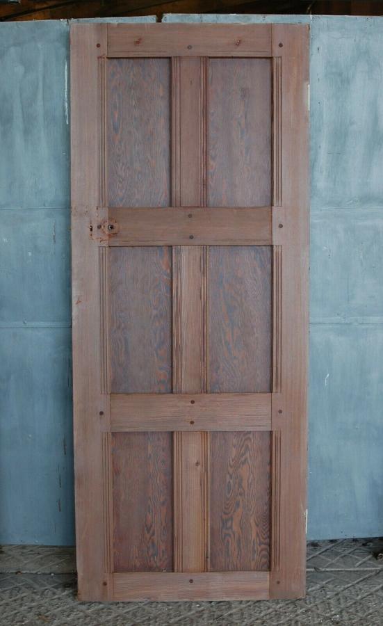 DI0671 A RECLAIMED PITCH PINE ARTS AND CRAFTS INTERNAL DOOR