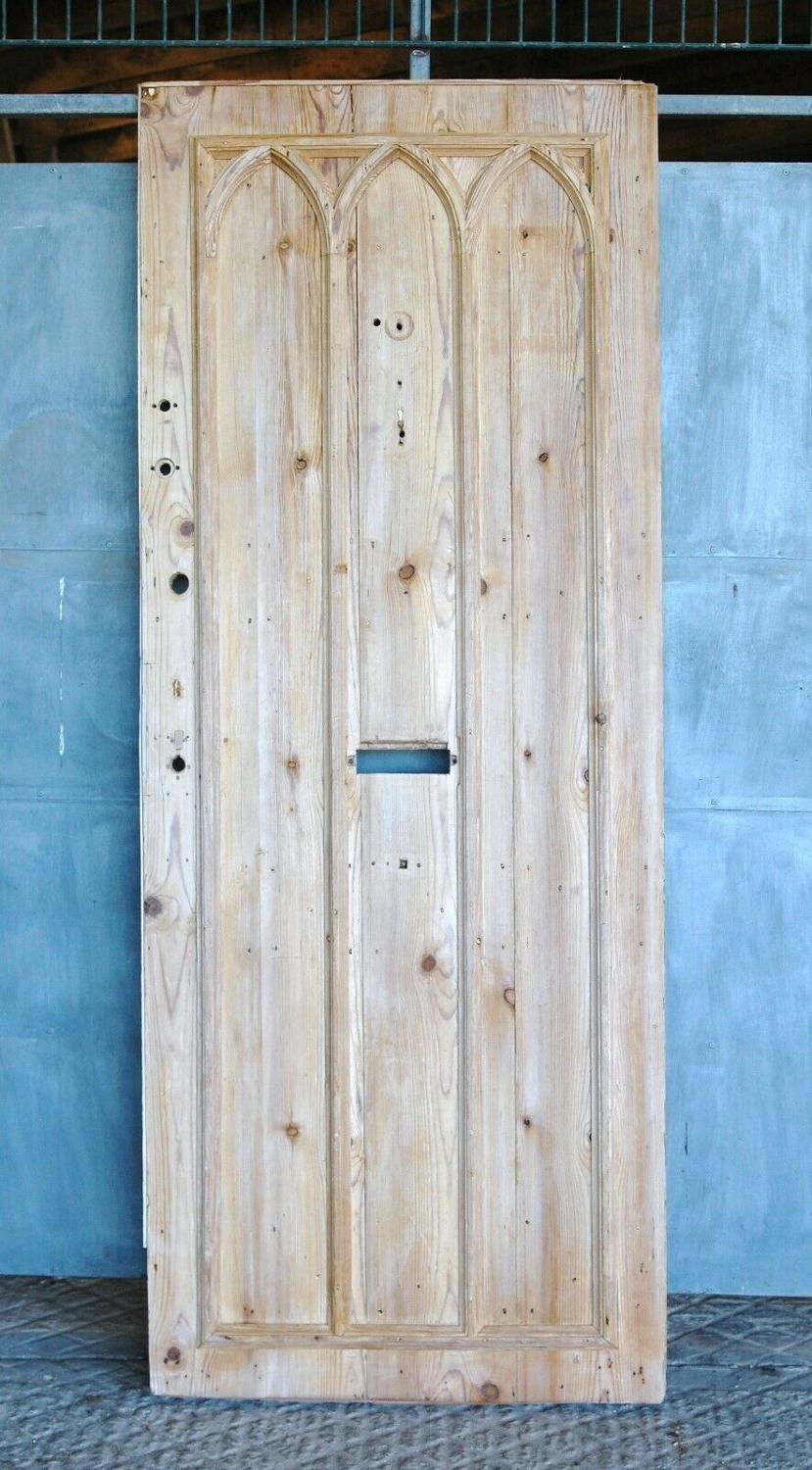 DI0678 FANTASTIC RECLAIMED GOTHIC STYLE STRIPPED PINE INTERNAL DOOR
