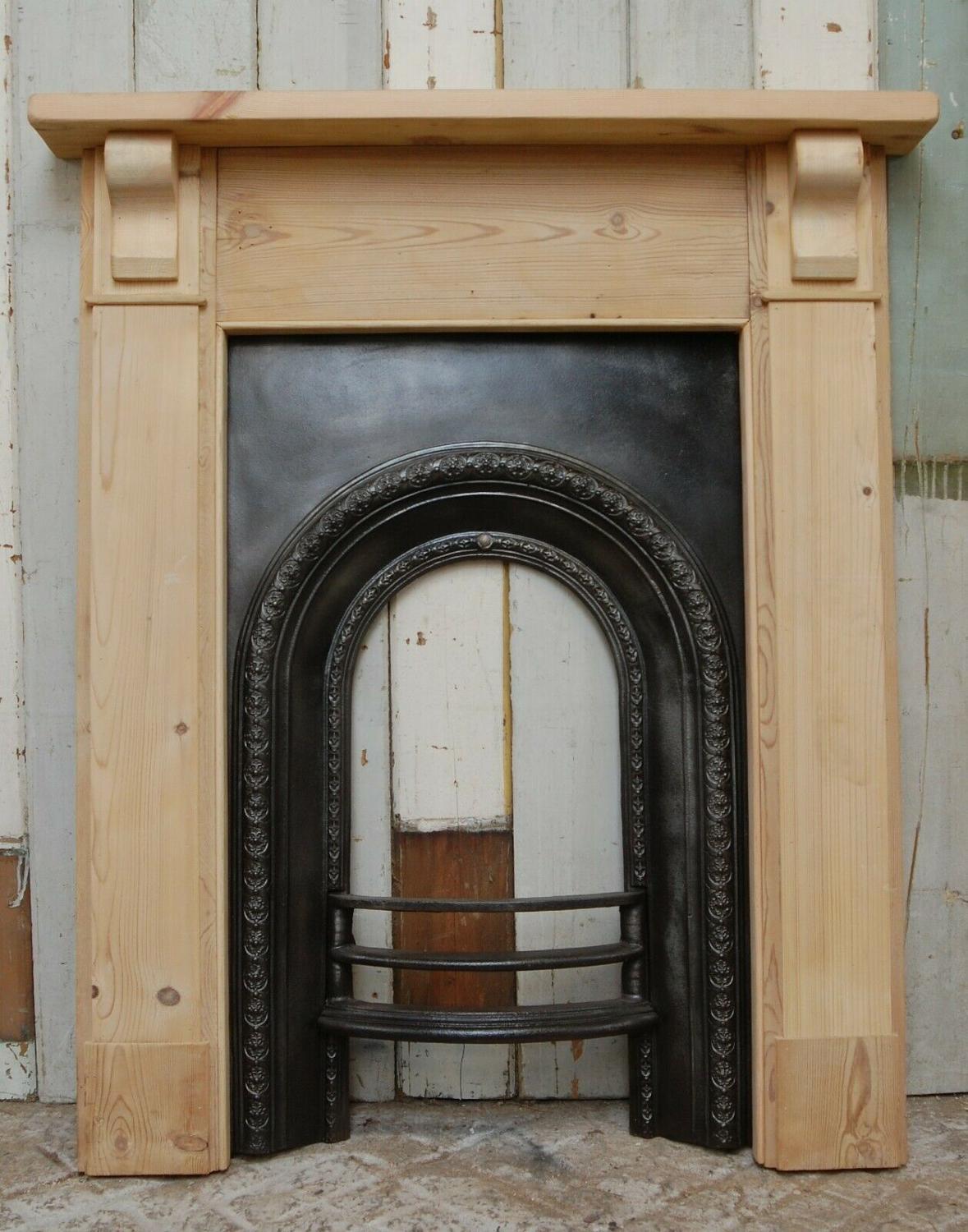 FS0067 A VICTORIAN CAST IRON FIRE FRONT AND RECLAIMED PINE SURROUND