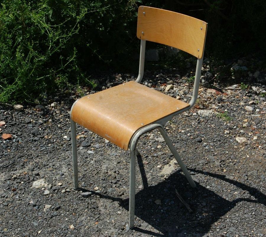 M1286 VINTAGE WOOD / METAL STACKING CHAIRS X 33 SOLD SEPARATELY
