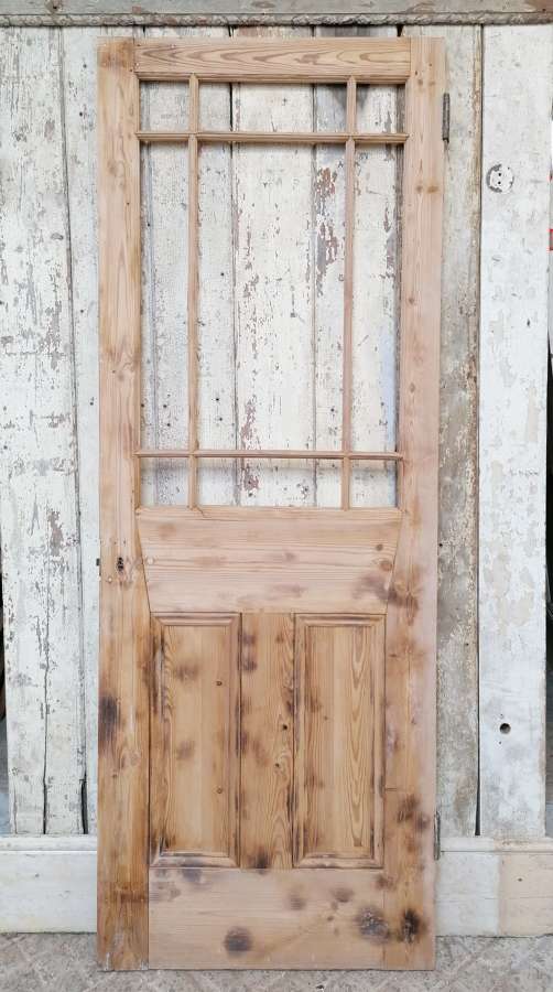 DI0715 A SMALL RECLAIMED VICTORIAN PINE CARDIFF DOOR