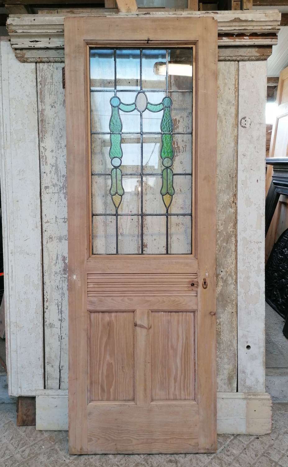 DI0726 RECLAIMED PINE INTERNAL DOOR WITH PRETTY STAINED GLASS PANEL