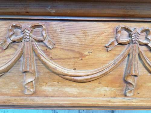 FS0134 DECORATIVE RECLAIMED VINTAGE CARVED PINE FIRE SURROUND C.1950