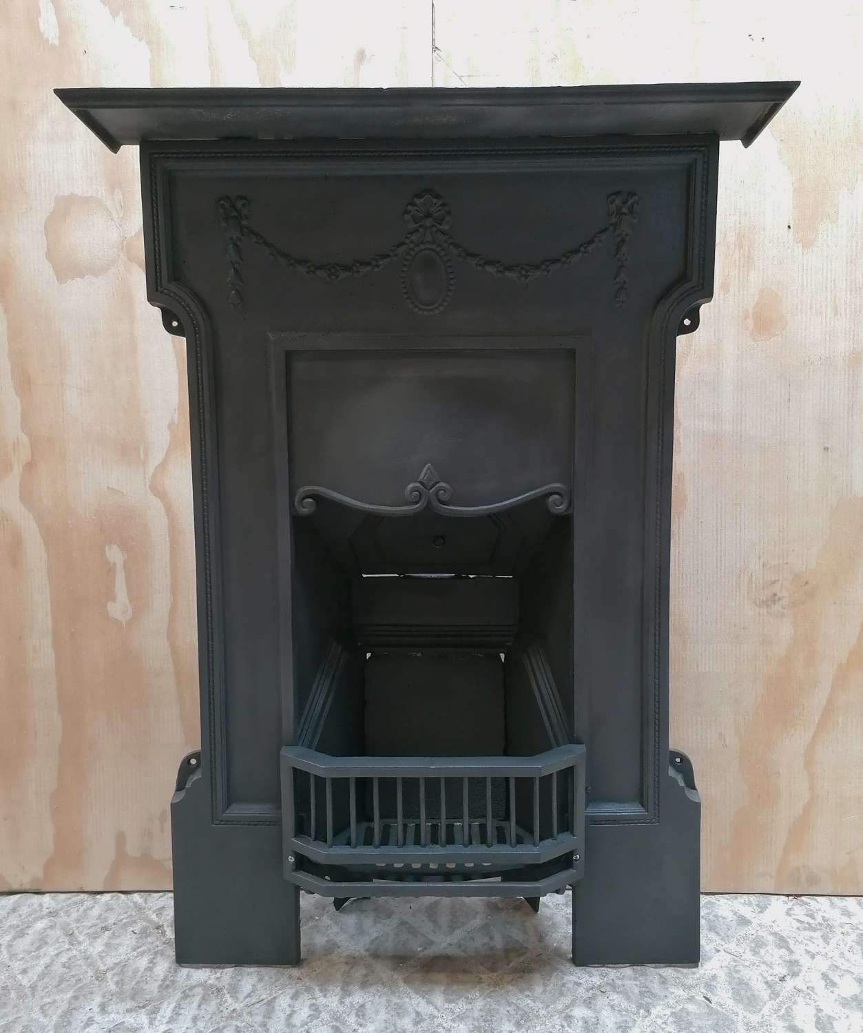 FC0117 ATTRACTIVE EDWARDIAN CAST IRON BEDROOM COMBINATION FIRE