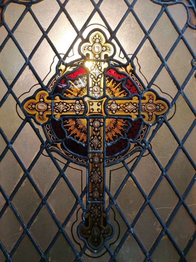 M1534 A STUNNING ANTIQUE VICTORIAN EX-CHURCH STAINED GLASS WINDOW