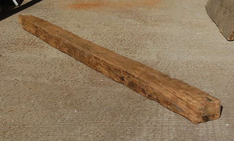 M1549 A LARGE OLD RECLAIMED OAK BEAM - RUSTIC FEATURE BEAM