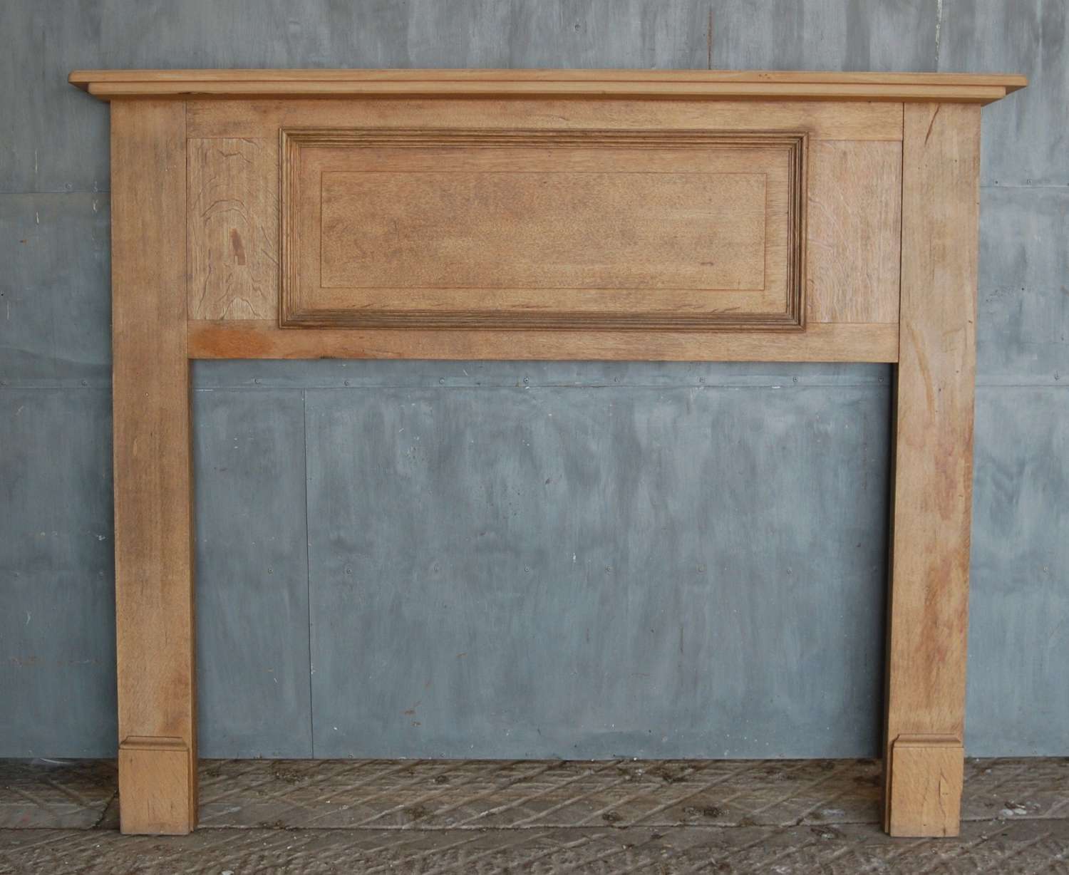 FS0170 A RECLAIMED VERY LARGE TRADITIONAL STYLE OAK FIRE SURROUND