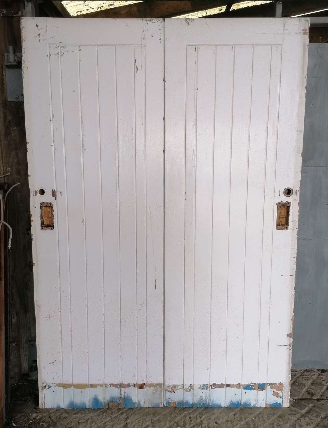 DP0344 PAIR OF RECLAIMED PINE INTERNAL DIVIDING DOORS / SLIDING DOORS