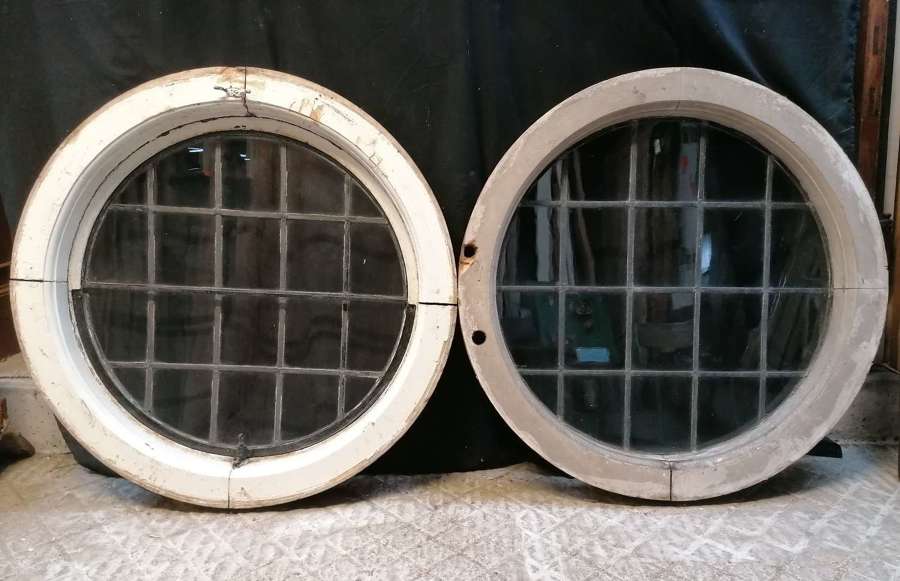 M1582 PAIR RECLAIMED PAINTED PINE CIRCULAR WINDOWS 1 OPENING 1 FIXED