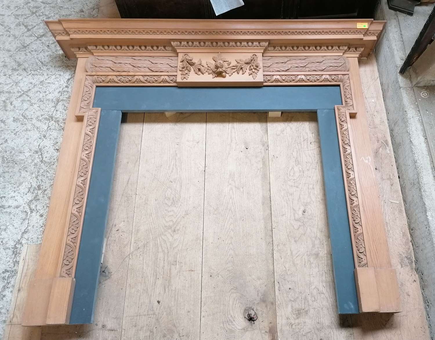 FS0184 A RECLAIMED LARGE DECORATIVE CARVED PINE FIRE SURROUND