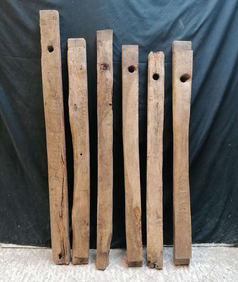M1606 A SET OF 6 OLD RUSTIC COW SHED OAK BEAMS FOR PROJECT