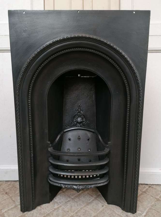 FI0066 A RECLAIMED ANTIQUE EARLY VICTORIAN CAST IRON FIRE INSERT