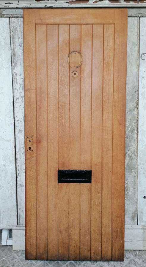DE0947 A RECLAIMED OAK COTTAGE STYLE PLANK FRONT DOOR