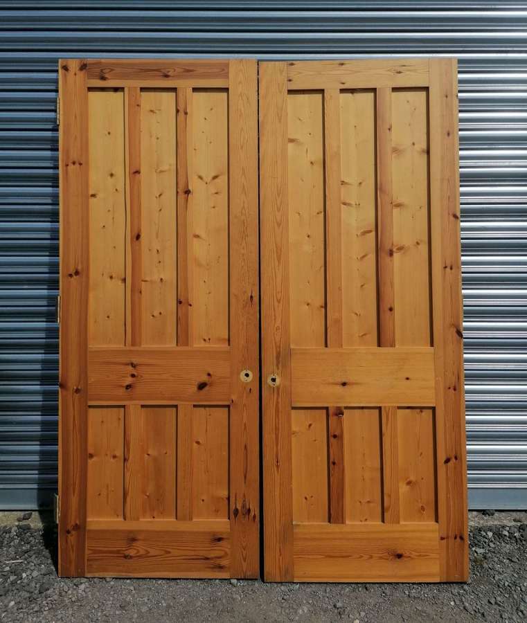 DP0402 TWO RECLAIMED 6 PANEL PINE INTERNAL DOORS FOR USE AS A PAIR