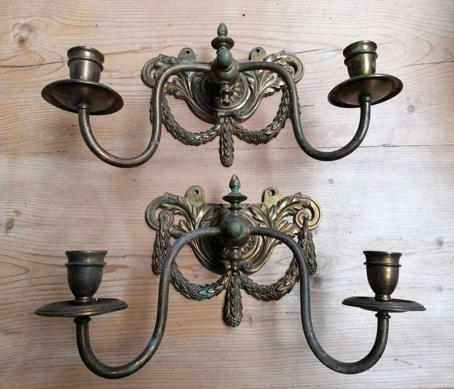 M1672 PAIR OF VICTORIAN FRENCH BRASS WALL SCONCE CANDLE HOLDERS