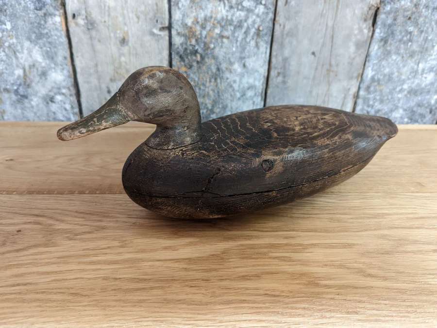 M1683 AN ORIGINAL VICTORIAN HAND CARVED COLLECTABLE WOODEN DECOY DUCK
