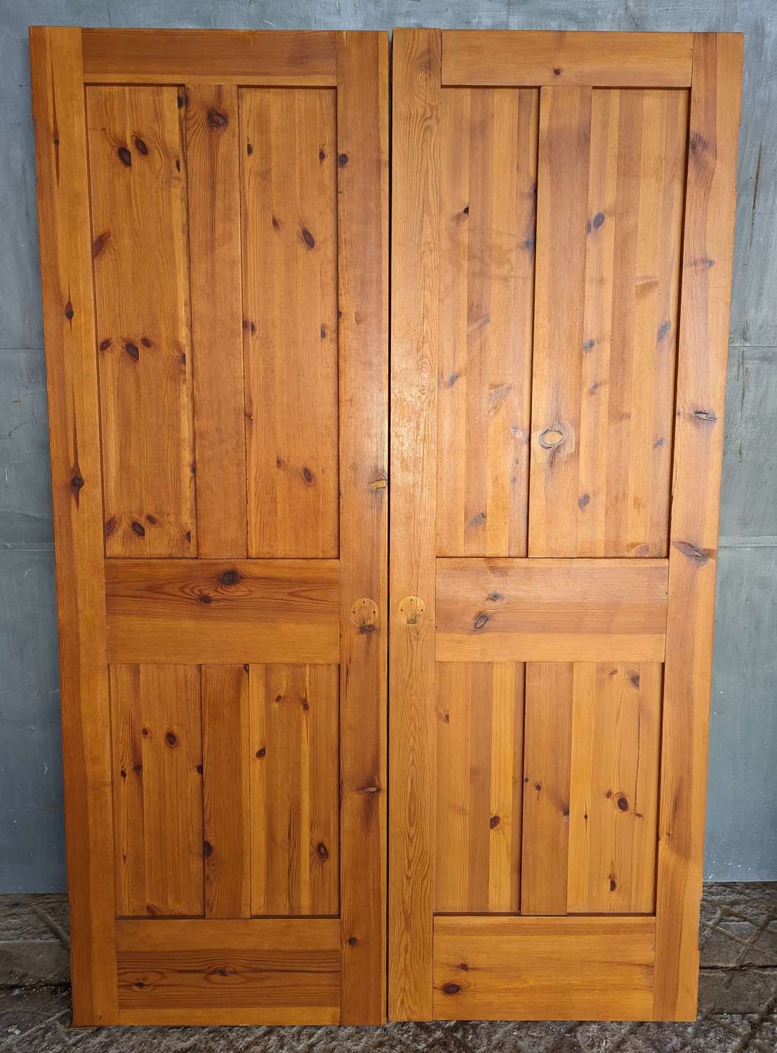 DP0418 TWO RECLAIMED 4 PANEL PINE INTERNAL DOORS FOR USE AS PAIR