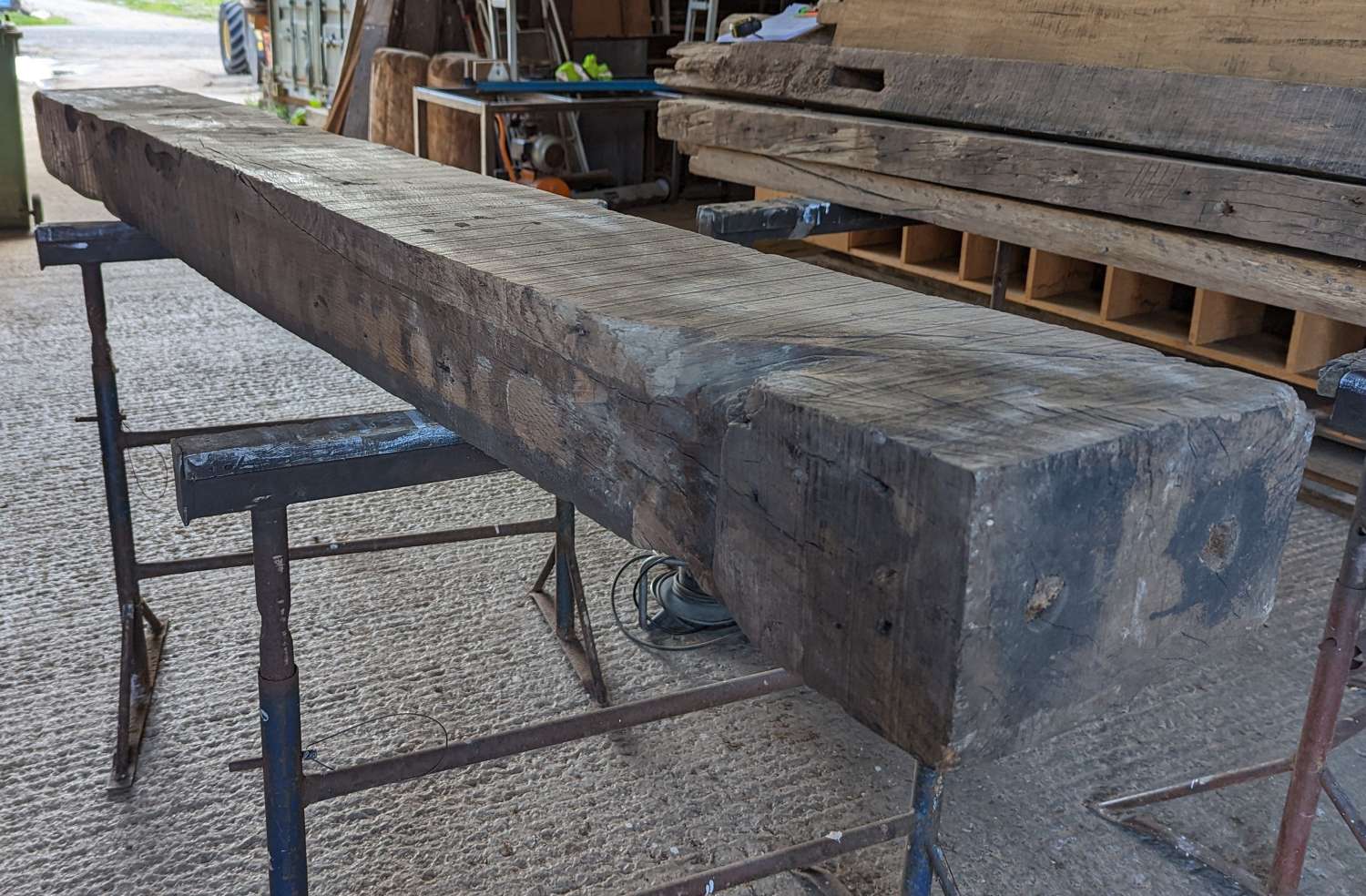M1752 A LARGE RUSTIC RECLAIMED OAK BEAM FOR PROJECT