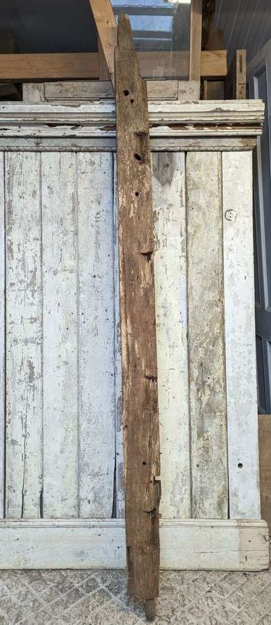 M1765 A LONG RUSTIC RECLAIMED OAK BEAM FOR PROJECT