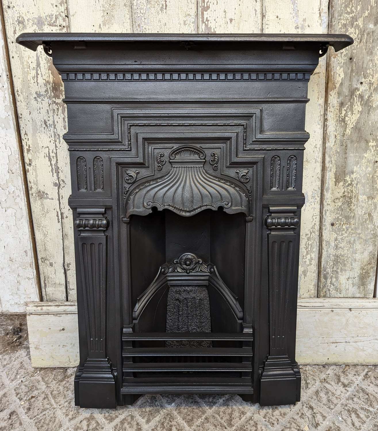 FC0162 A RECLAIMED VICTORIAN CAST IRON BEDROOM COMBINATION FIRE