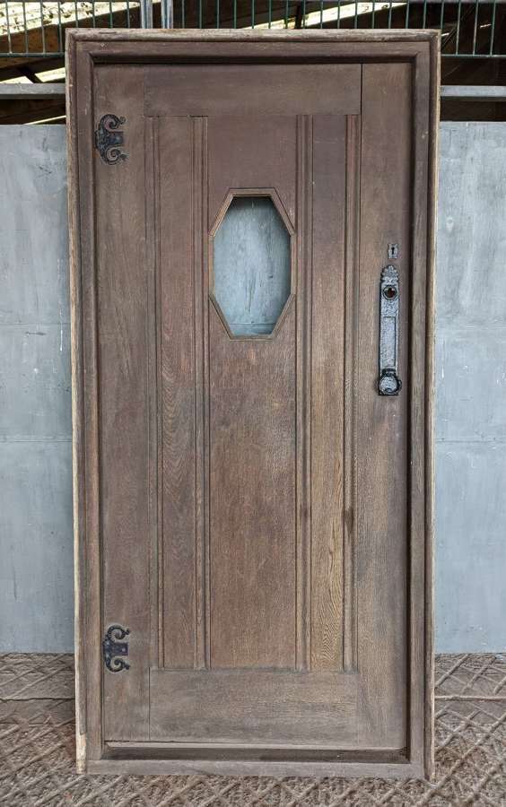 DE0971 AN ANTIQUE RECLAIMED OAK FRONT / EXTERNAL DOOR AND FRAME