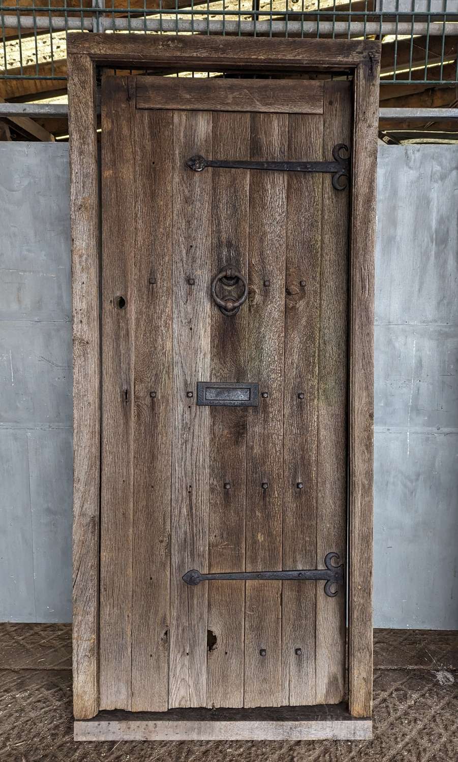 DE0983 A RUSTIC RECLAIMED OAK DOOR & FRAME FOR USE AS GARDEN GATE