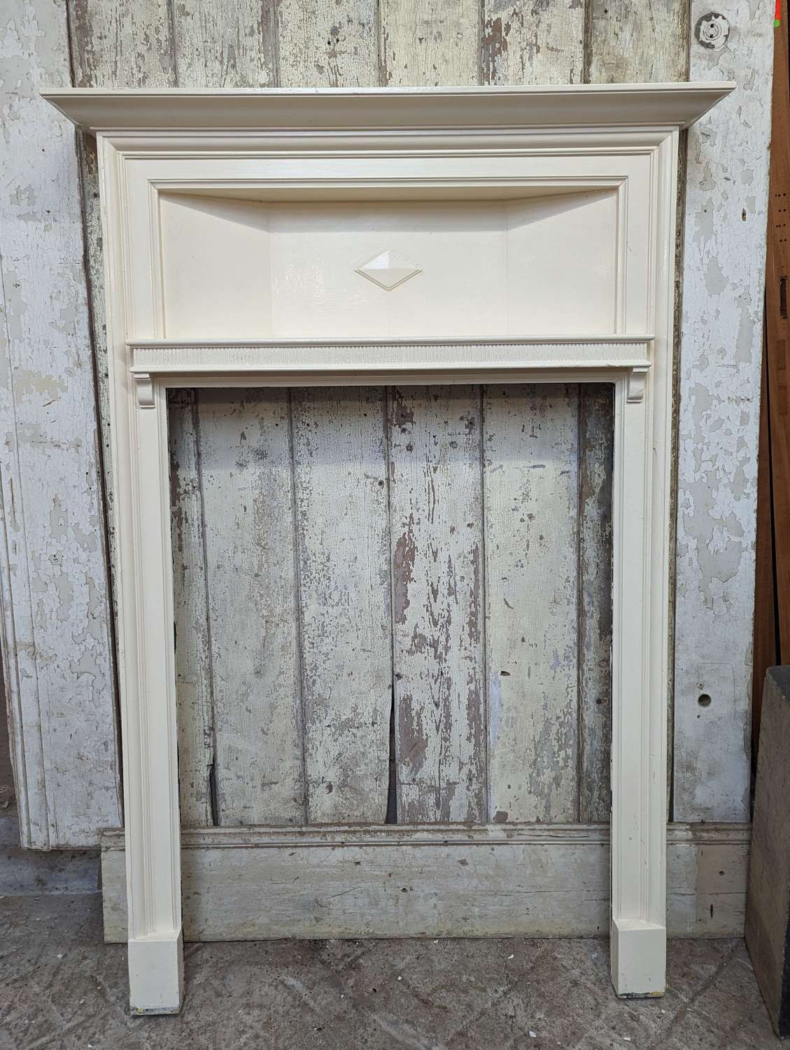 FS0251 A TALL RECLAIMED EDWARDIAN PAINTED PINE FIRE SURROUND