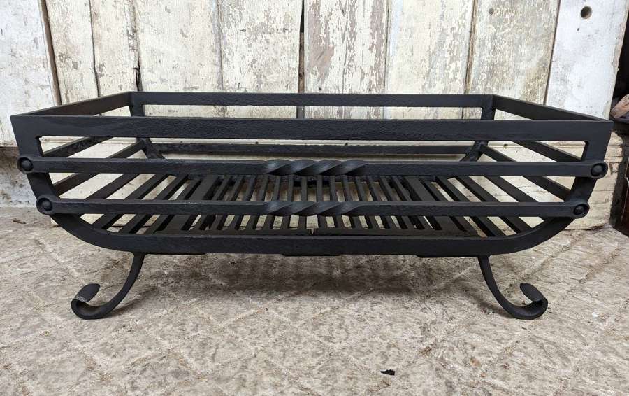 FB0115 A LARGE ELEGANT RECLAIMED WROUGHT IRON FIRE BASKET