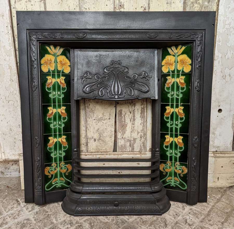 FI0076 A RECLAIMED REPRODUCTION CAST IRON STOVAX TILED FIRE INSERT
