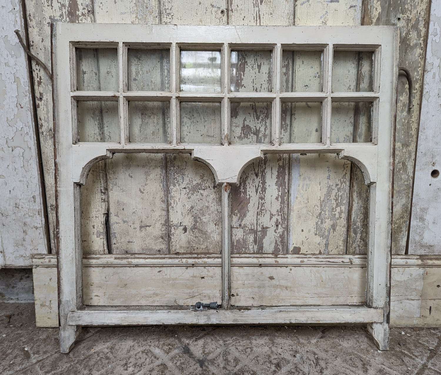 M1845 A RECLAIMED VICTORIAN PAINTED PINE SASH WINDOW