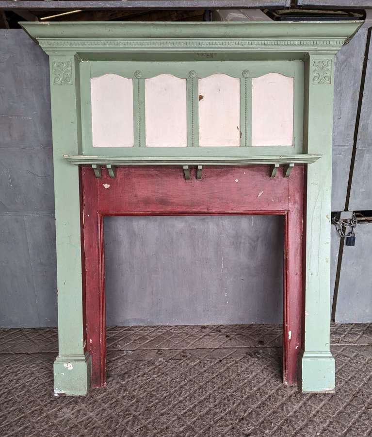 FS0253 VERY LARGE EDWARDIAN PAINTED PINE FIRE SURROUND