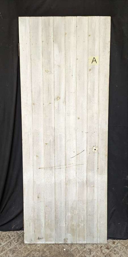 DI0849 RECLAIMED PAINTED PINE INTERNAL DOORS 3 available