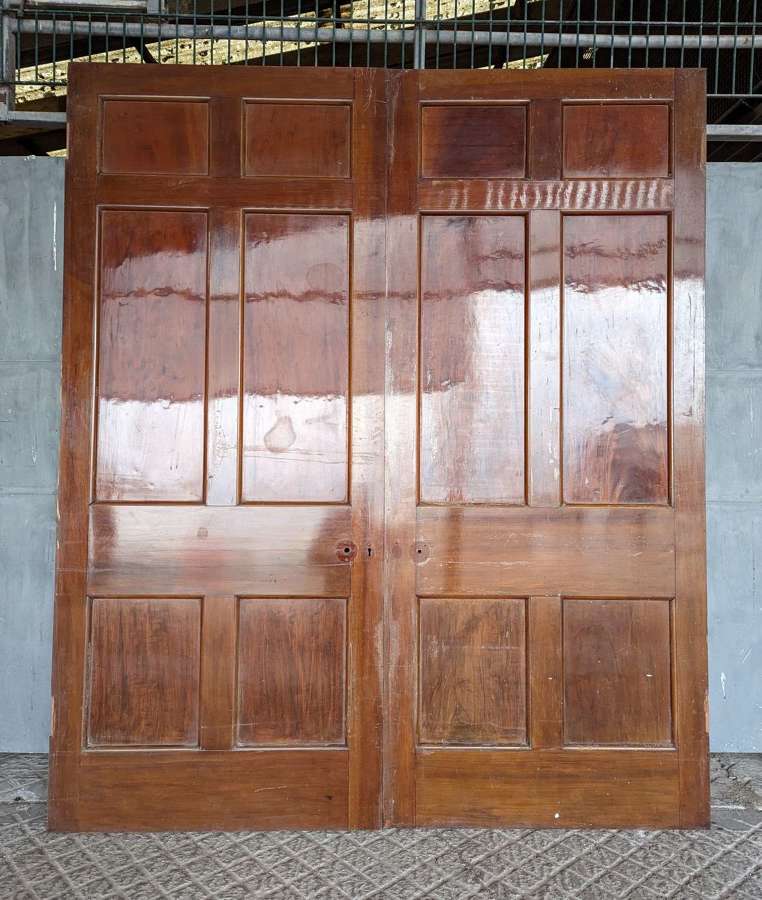 DP0455 TWO RECLAIMED 6 PANEL MAHOGANY INTERNAL DOORS FOR USE AS A PAIR