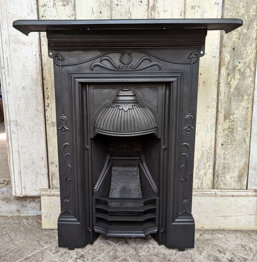 FC0189 A RECLAIMED VICTORIAN CAST IRON BEDROOM COMBINATION FIRE