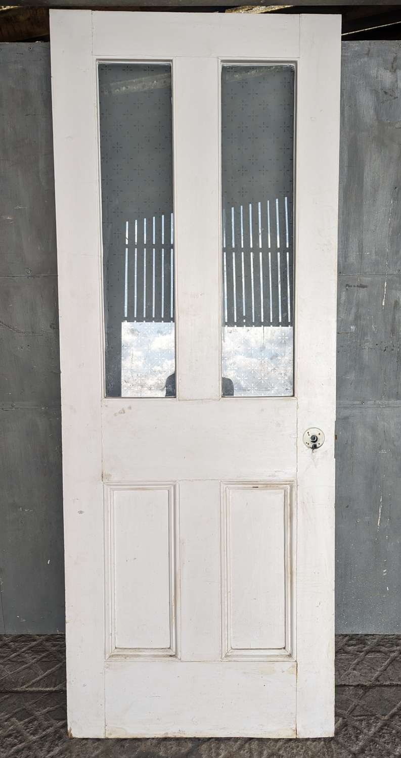 DI0873 A RECLAIMED PAINTED PINE INTERNAL DOOR ETCHED GLASS