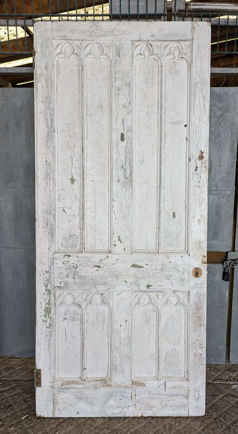DB0761 A FINE QUALITY RECLAIMED HAND CARVED GOTHIC PINE DOOR