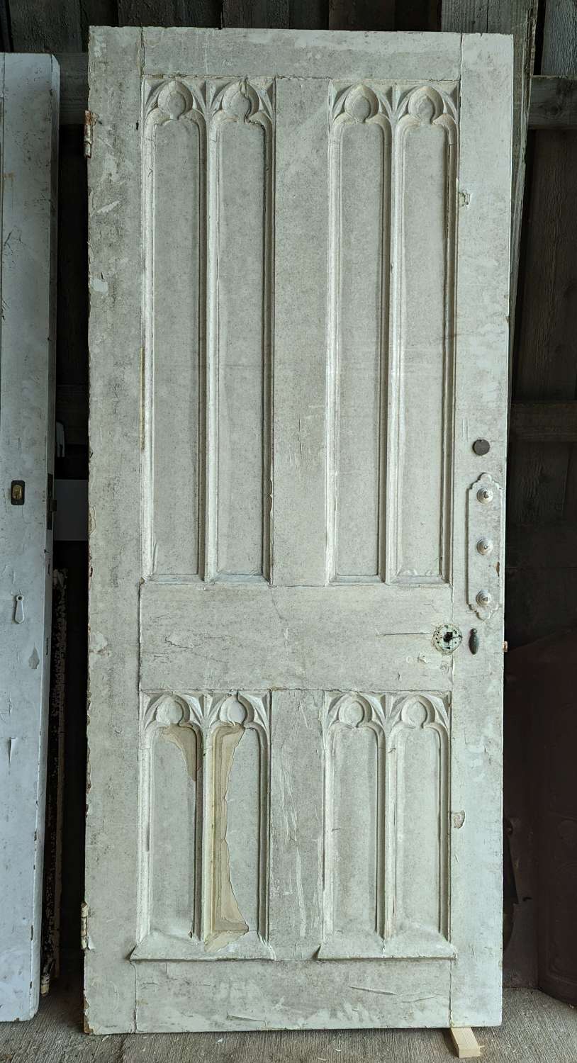 DB0762 A FINE QUALITY RECLAIMED HAND CARVED GOTHIC PINE DOOR