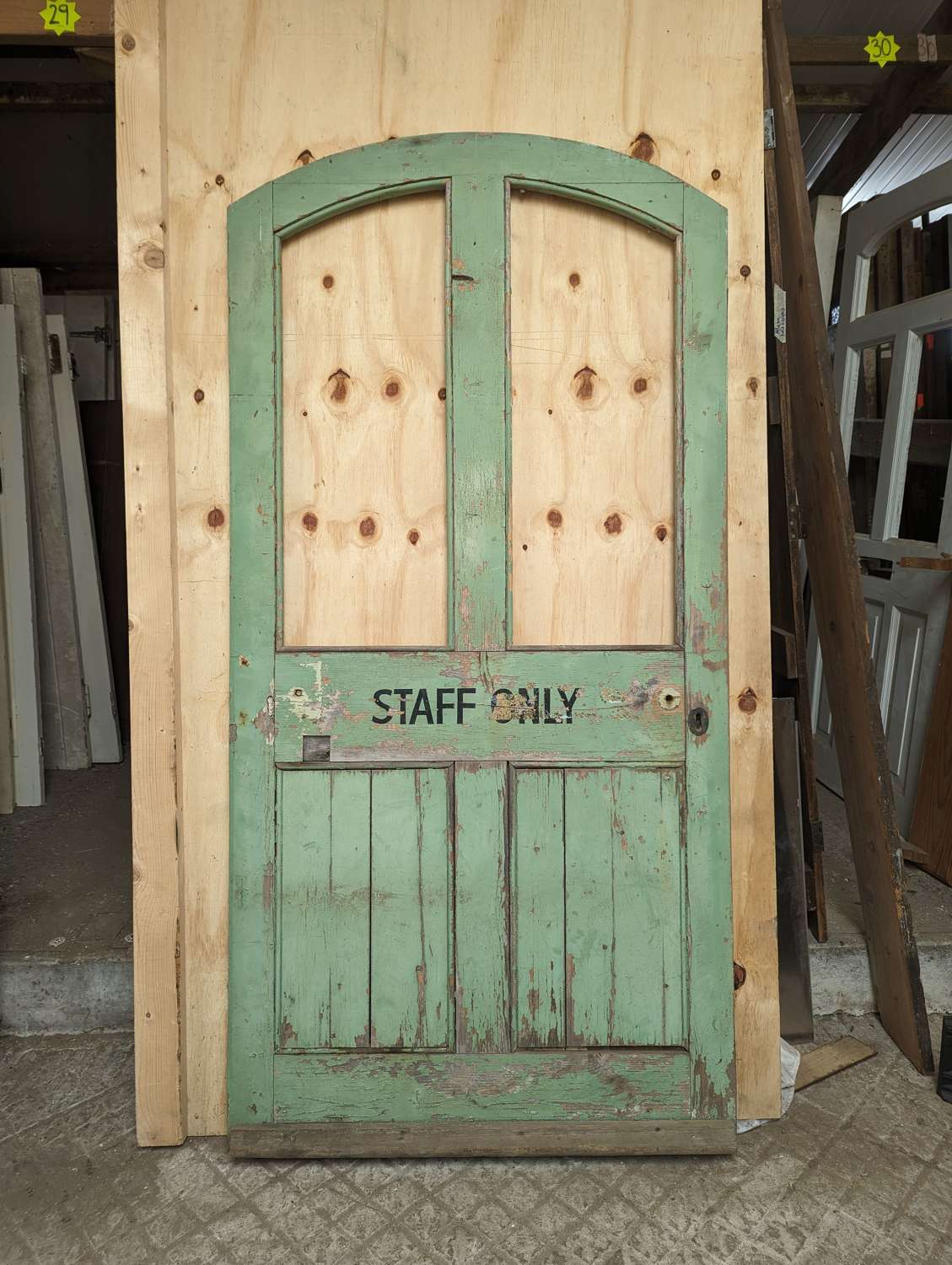 DI0886 A RECLAIMED ARCHED INTERNAL PINE DOOR OR GARDEN GATE
