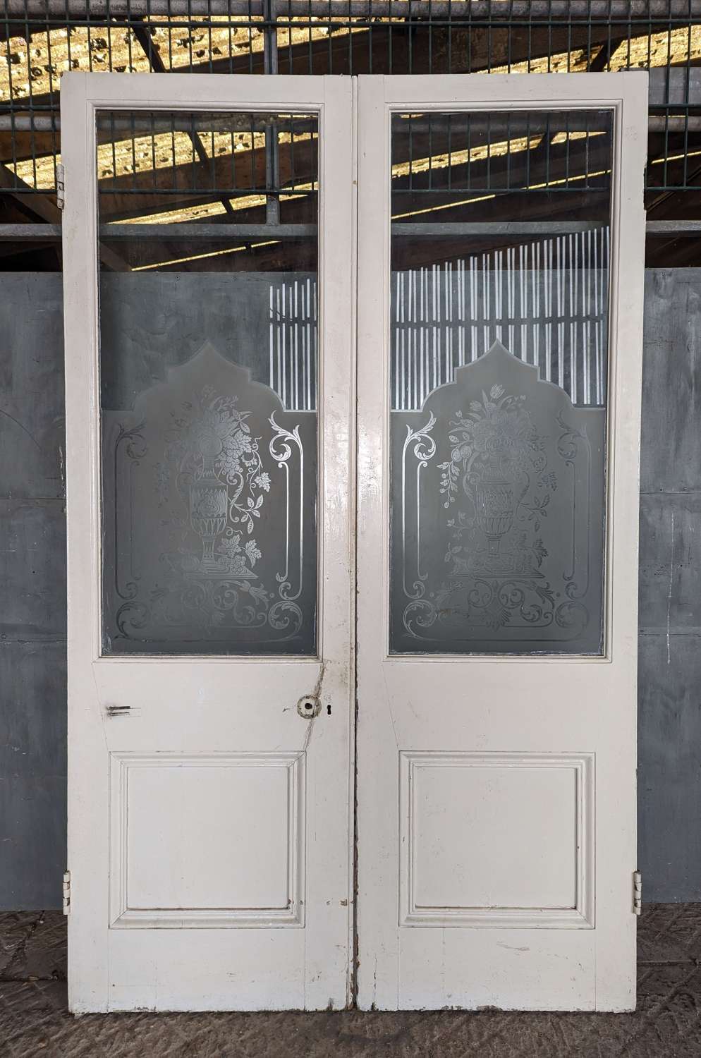 DP0472 A PAIR OF TALL ELEGANT RECLAIMED VICTORIAN DOORS ETCHED GLASS