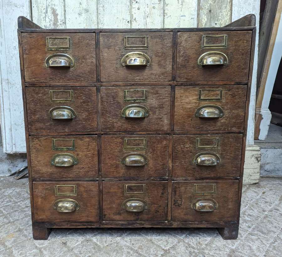 M1900 A FANTASTIC RECLAIMED VINTAGE APOTHECARY CHEST 12 DRAWERS